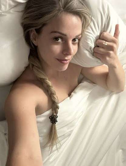 Am here to hook up And have good fun but not for free