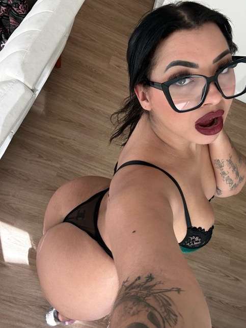 I'm always available with best price and with happy in the ending, I do FaceTime session and sell content vids at affordable price