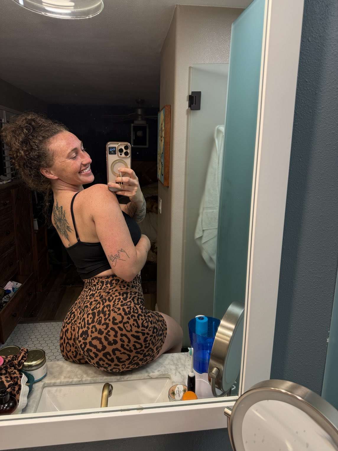 HMU to hookup