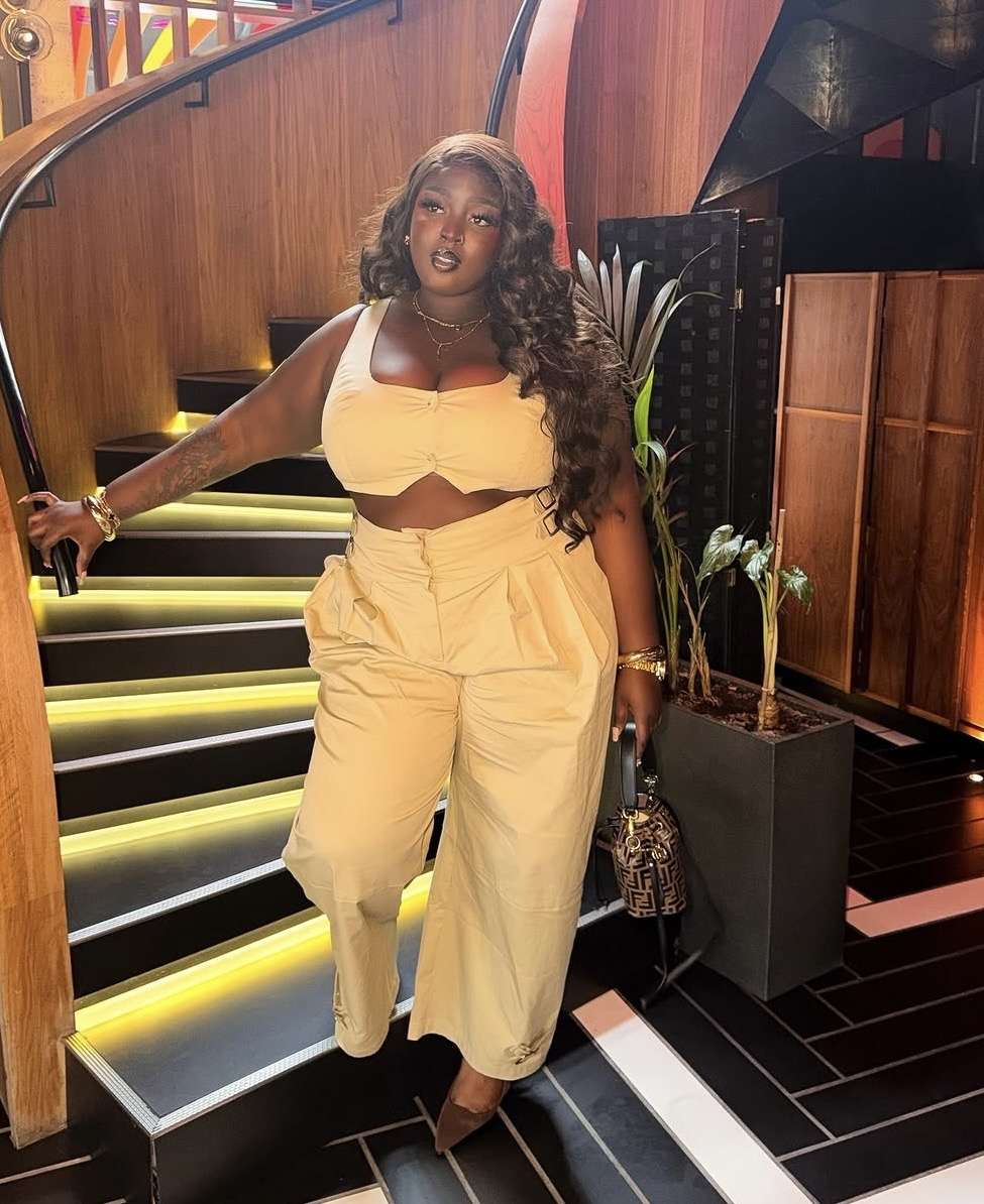 Curves, Class & Champagne