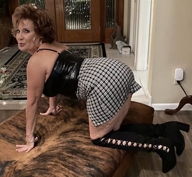 60+ Yrs RICH 💵 LONELY HORNY WIDOW Ready to satisfy 🍆💦 🍆🤤 💚 TIRED OF FAKE ADS ? I’m NEW HERE & REAL 😋