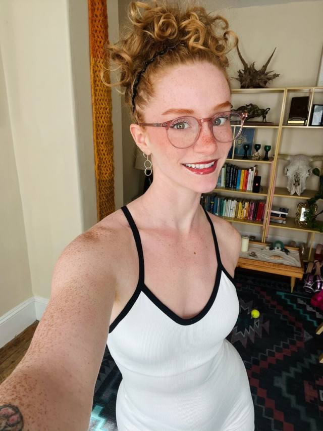 A sweet local girl with a laid-back vibe, available for low-key, discreet meetups with no pressure.