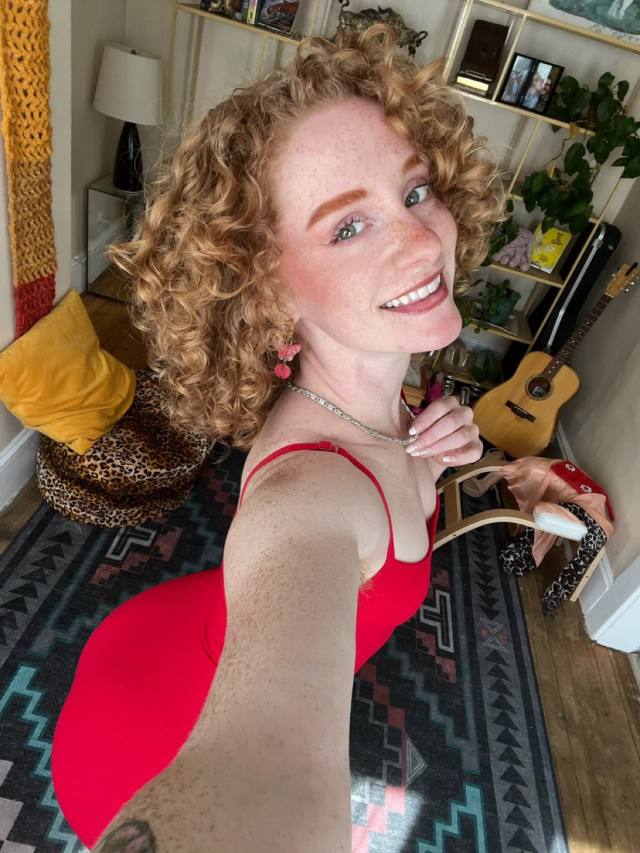 A sweet local girl with a laid-back vibe, available for low-key, discreet meetups with no pressure.