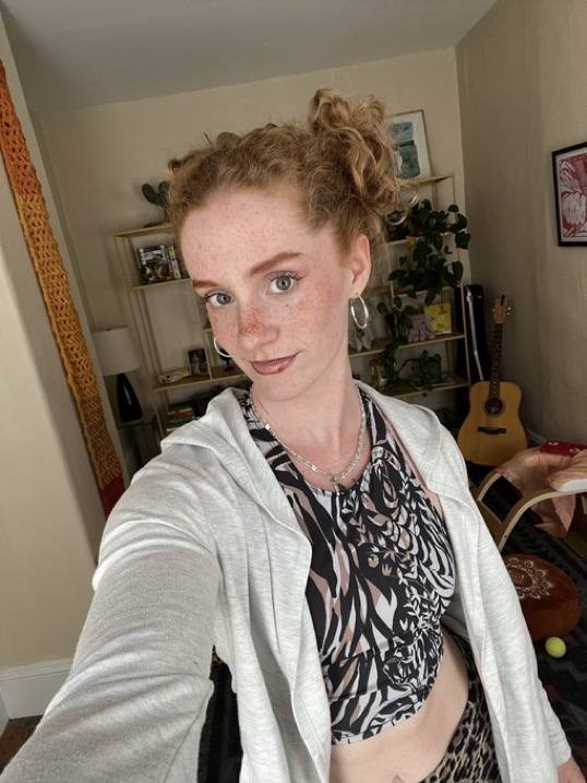 A sweet local girl with a laid-back vibe, available for low-key, discreet meetups with no pressure.