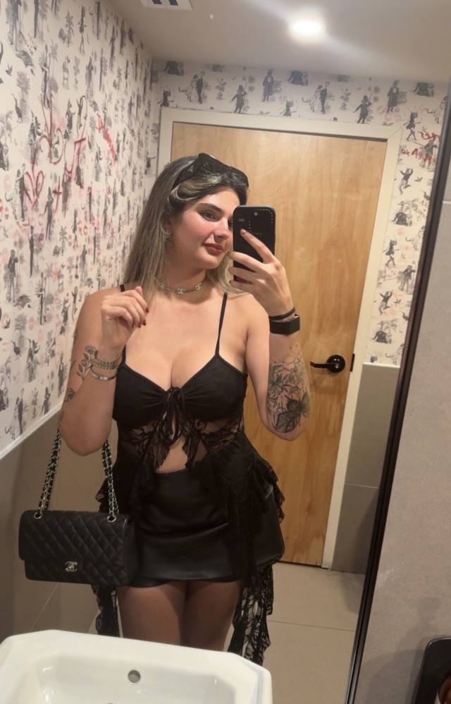I’M KYLIE, I’M DOWN FOR HOOKUP 😍🥶AND I OFFER 💦🌷 SPECIAL SERVICE FOR ALL INCALL 🌷OUTCALL 🚘 CARDATE🌷 IMESSAGE : +17406275401 WH