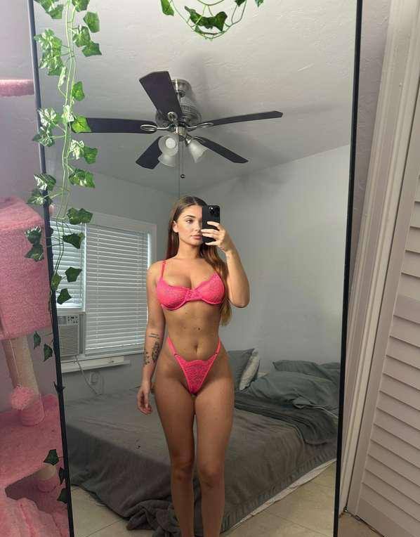 Available for fun and massage with happy endings💦Car dates Exclusive nasty funs and nudes InCall &outcall,car date