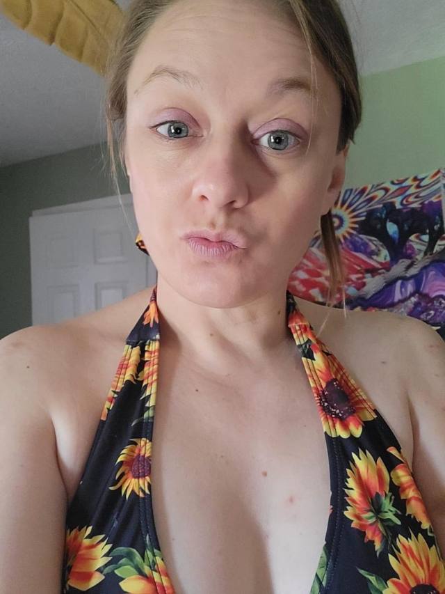 I am Emily Hale, I need a matured man for discreet fun.