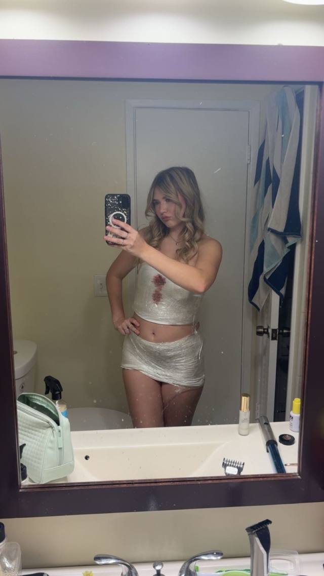 Hi it’s dove , I am down to fuck 🍑💦🍆. iMessage me 💬