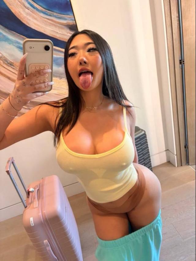 Hi I'm Sophie Hmu 🤙 if you're down to meetup 🏧 💦🌚 +13172236948