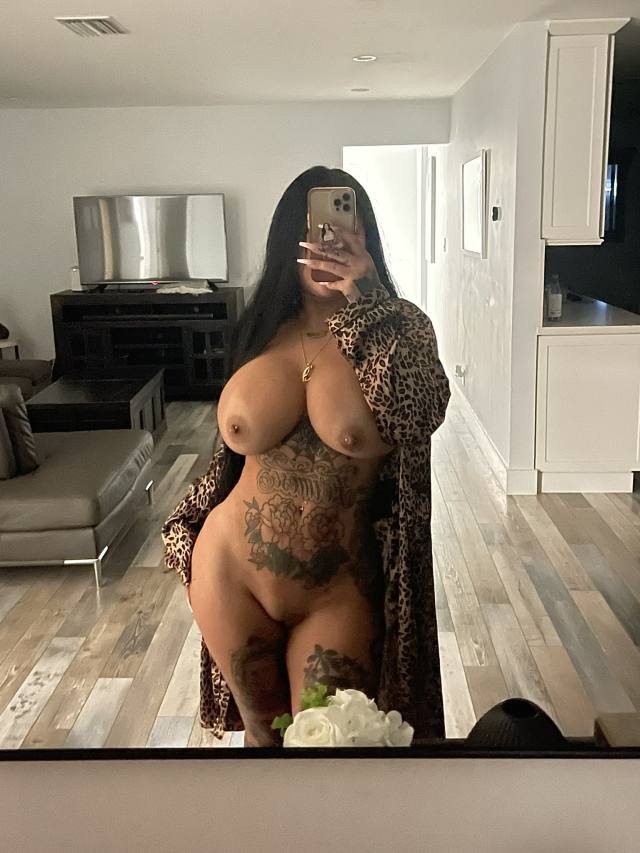I’m available💦😘 for hookup🍑💦 and massages i sale content also 🍆🍑/hmu👍fuck my wet💦 juicy pussy😍🍆 and thank me later