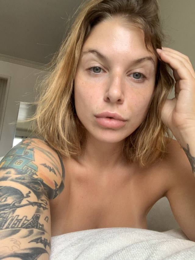 HELLO IM JENNI AVAILABLE FOR SEX FUN😈 Discreet Open To Meetup, FaceTime and Exclusive Contents 🍑🥵😍