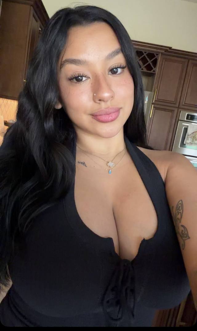🍆💦👅I AM LOOKING FOR A BIG COCK TO FUCK ,AVAILABLE CAR/HOME/HOTEL INCALL AND OUTCALL