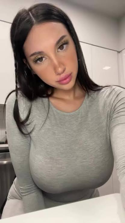 I’m hottest girl in town I’m available for both incall and outcall service xoxo text me ‪+1 (302) 750‑4038‬