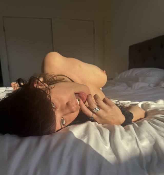 ❤️ Fresh JuicY Dripping Pussy❤️‍🩹 😘 ,enticing 69 style, ❤️‍🩹Bj. Raw body to body🍑🔞, cream pie ,Nuru massage💦, Hot crazy show