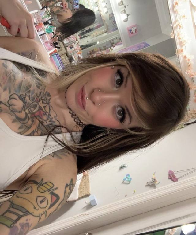 I’M available 💋for fun HMU 🤍❤️