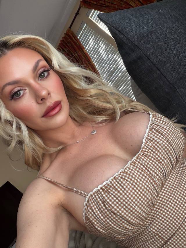 100% Honest, experienced and skilled lady. Available for hookup
