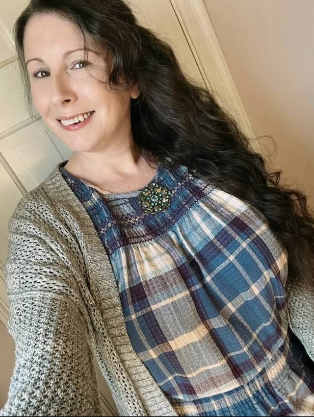 OPEN MINDED MARRIED WOMAN LOOKING FOR ADULT FUN WITH A MATURE MARRIED MAN AND ALSO LOOKING FOR PLEASURABLE EXPERIENCE, MUST B