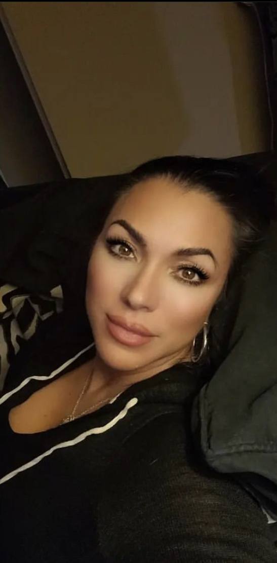 All Newbies Seeking for EXPERIENCED DOMME  HOSTING in dungeon TONIGHT IN ,Facesitting ,PEGGED , SISSIFIED , FEET, Bondage ,,T