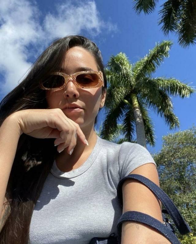 I’m the ultimate experience. 👑  / 🥂40/😈5'6 / 😽. / 🍃 C.  430 friendly Tell what happened in your last relationship..? my pics