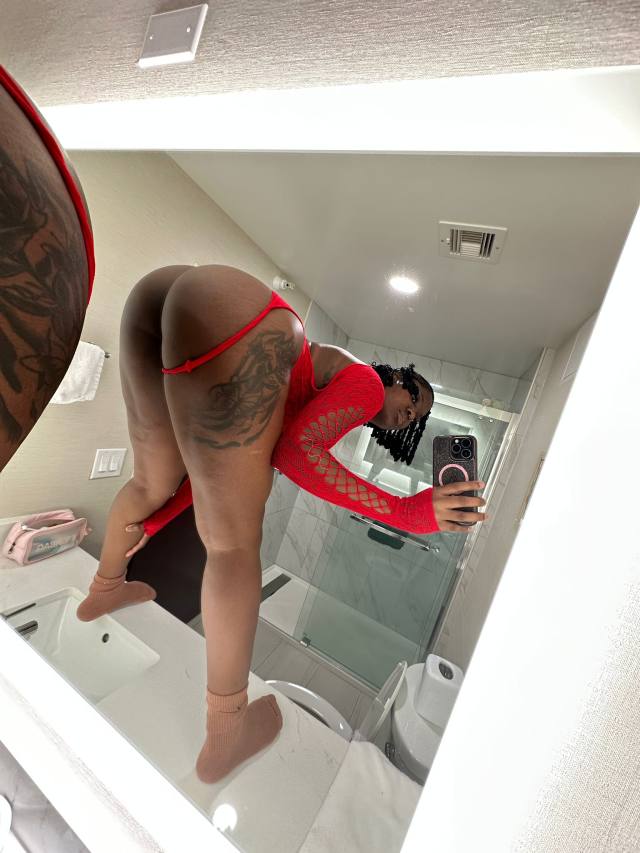Available Now Let’s Play 😍💦👅 BIGGEST NATURAL EBONY ASS🍑