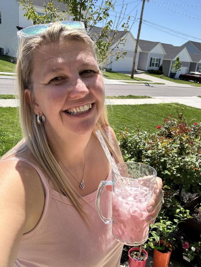 Sugar mom seeks A baby for 870$ 🥰🥰🥰🥰🥰WEEKLY ALLOWANCE HMU ON WHATSAPP