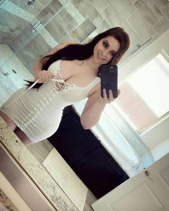 I’m princess Sophie 35yrs old single with no kid or partner and live alone in my late Dad complex condo, single and ready to
