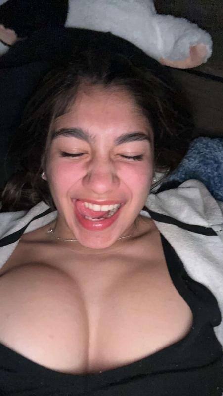 I don't need visitors here on my list all I want is who will fuck and pay that all