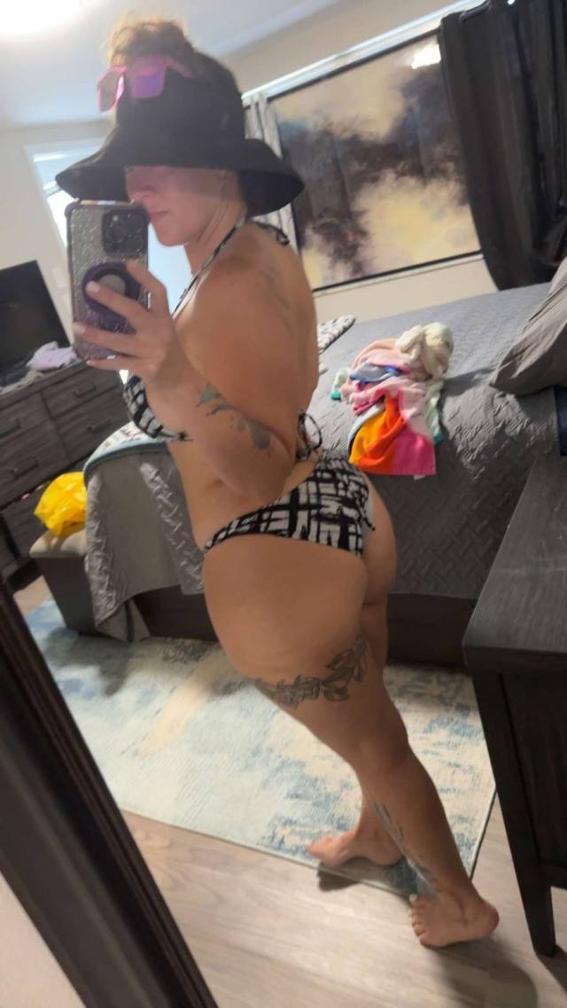 Single mom here, ready to get my batter pounded properly If you've got the dough to work with and know how to knead it right,