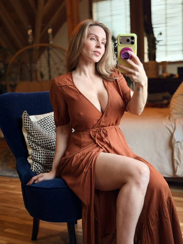 Hello come and unwind with my unrushed full body very sensual AM A LICENSED PROFESSIONAL MASSAGE THERAPIST
