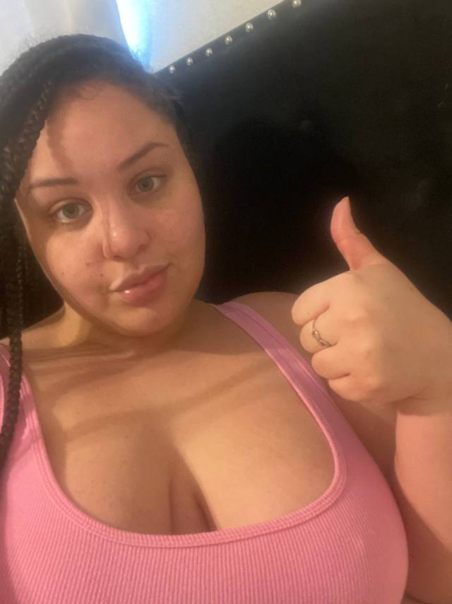 HOT WET💦 PUSSY AVAILABLE 👅💦FOR HOOKUP 🔥BOTH INCALL AND OUTCALL & CAR 🚘 FUN 🤩🍑👅