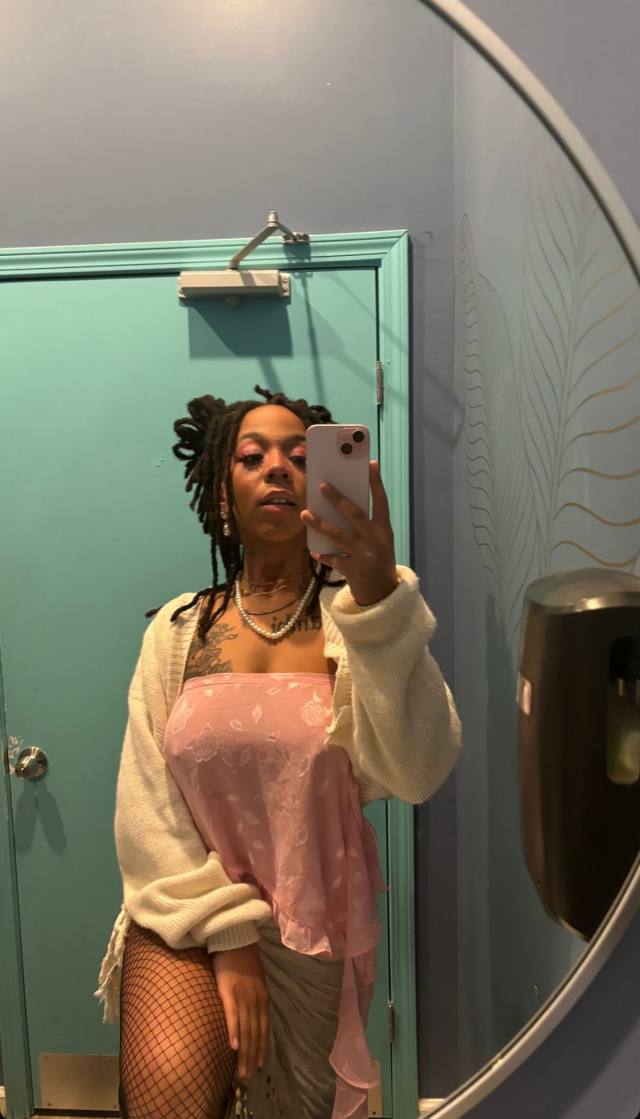 Here for a good time, not a long time 🌸🌸