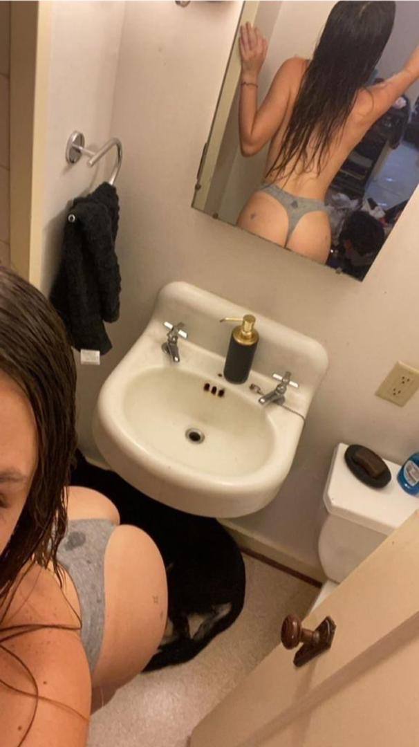 Horny wet 💦pussy