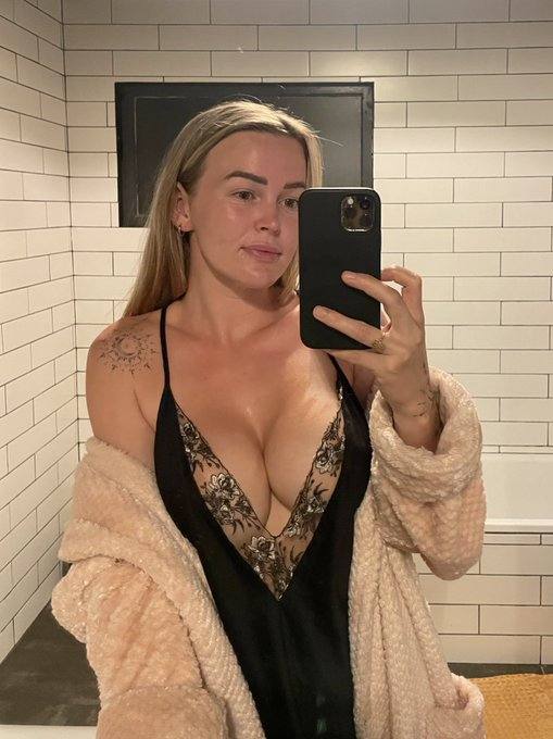 NO PAYMENT REQUIRED - SEXY SINGLE MOM AVAILABLE FOR MEET AND FUCK AS LONG AS YOU KNOW HOW TO USE YOUR DIVK 🍆🍑🍑💦