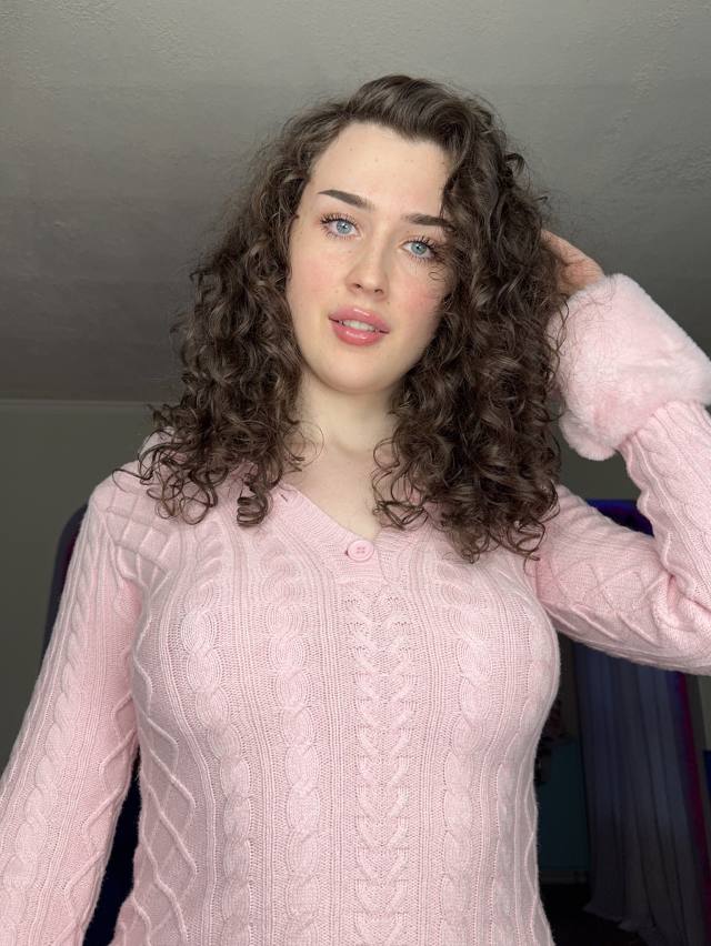 HUNG SEXY TRANSLADY READILY AVAILABLE FOR FUN❤️🥰🍑🍆🍆🍆