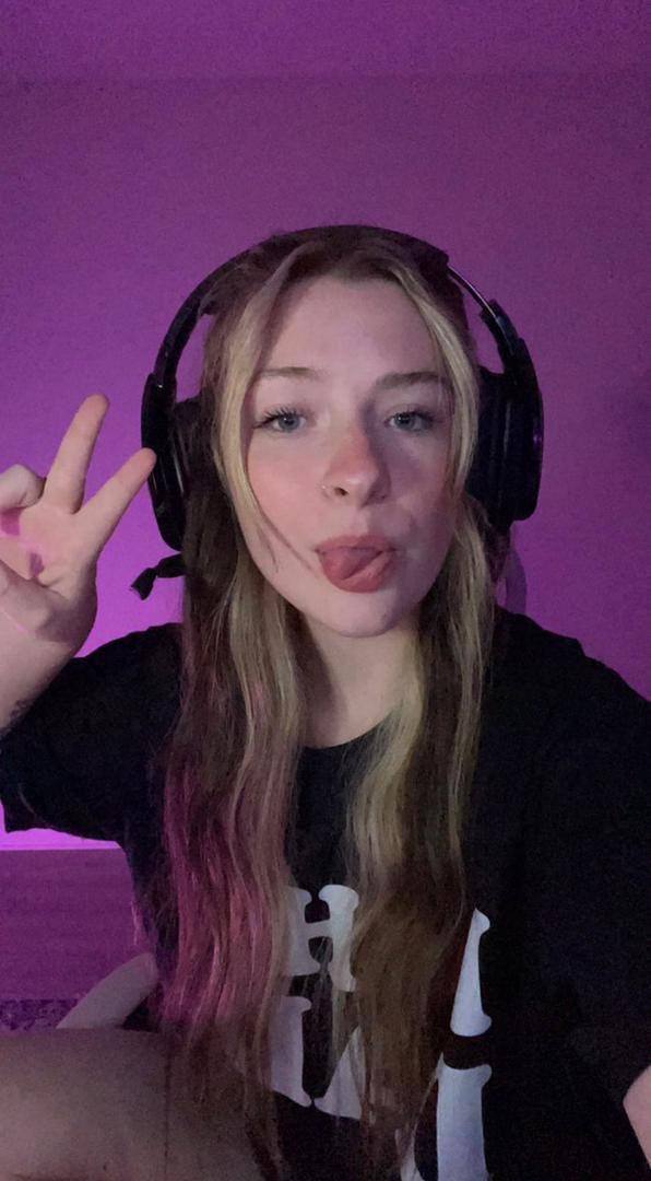 Here seeking for friends with benefits 🥰😋