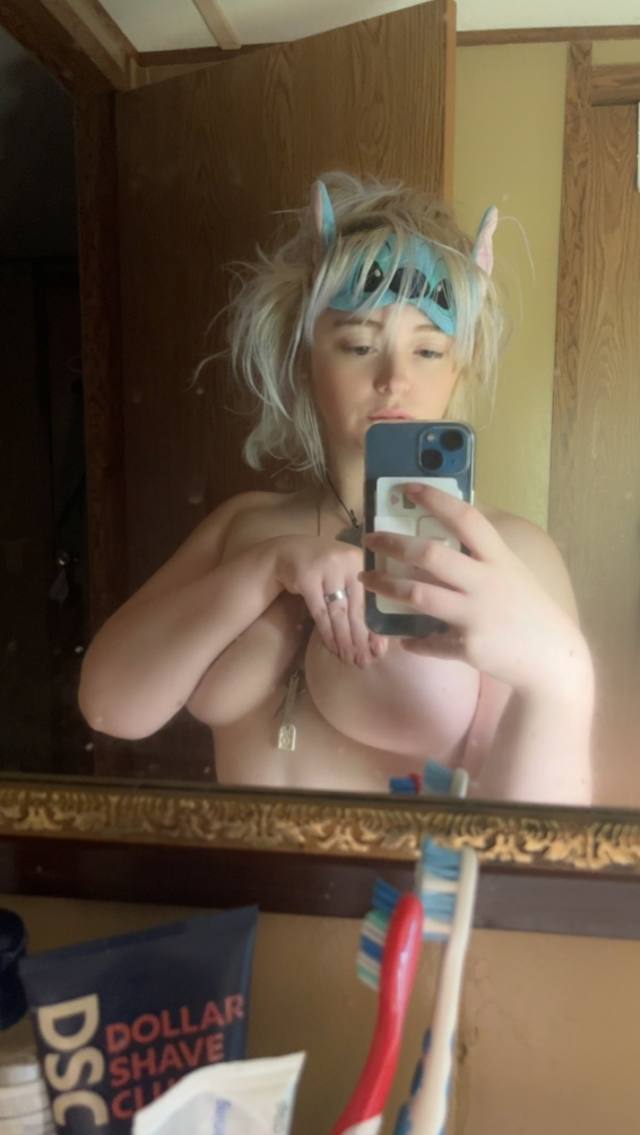 MEET & FUCK text 2062652097
