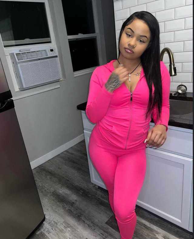 I’m down for hookup and I sell content I don’t charge much