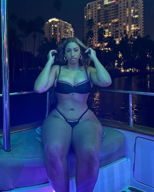 AVAILABLE for HOOKUP😘. I'm so horny now , I ACCEPT Half PAYMENT and I come over to meet you 💰✅) I’M DTF 🍆🍑 ✍️…Text Me 💬 on za