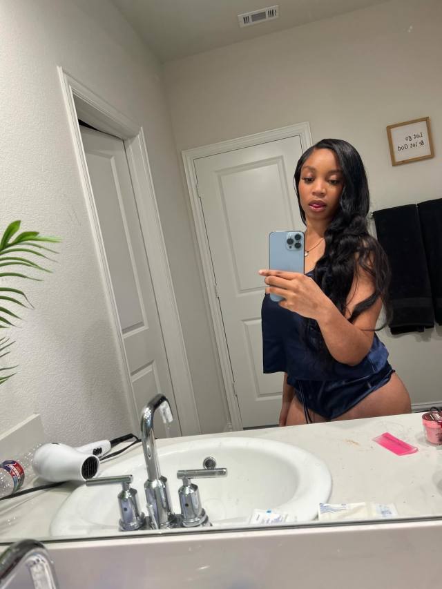 Hey sweetie 🥰 I’m open and looking for nearby fun 🥵🥵 HMU buddy 🤤