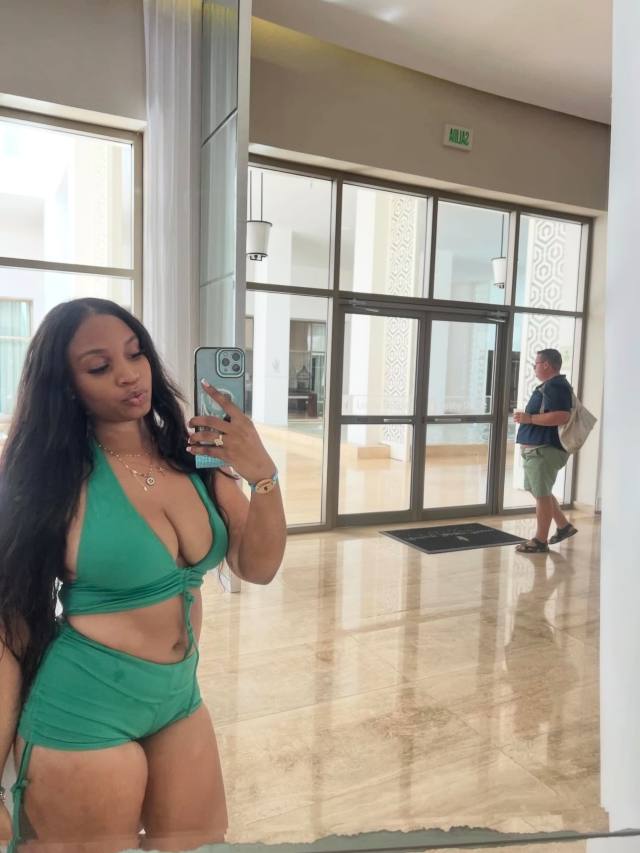 Hey sweetie 🥰 I’m open and looking for nearby fun 🥵🥵 HMU buddy 🤤