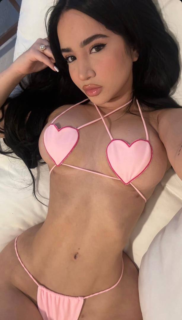 Stephanie Latino Real licensed therapist I’m a naughty squirter I give full body massage with sex and blow job🍆🍑💦