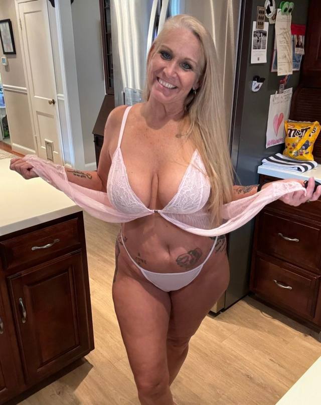 I'M AVAILABLE FOR FULL BODY RUB AND FULL SERVICE& I AM INDEPENDENT,TEXT NOW FOR AN UNFORGETTABLE EXPERIENCE 5592903731