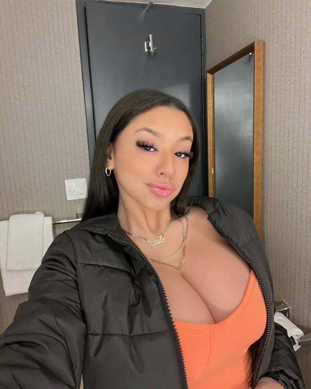 I CAN COME TO YOU BABY 😌🍑