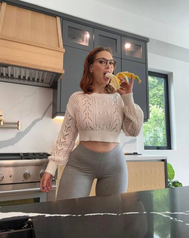 My name is kathy Justice , am a hot sexy naughty lady ,I like to have fun witIh someone that has a great I'm available for yo