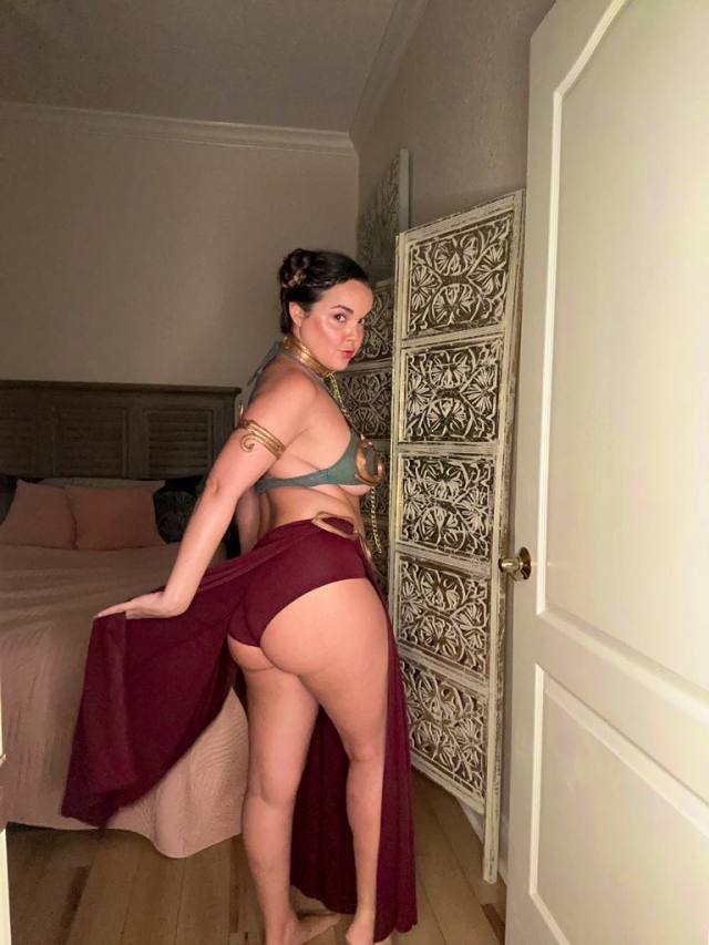 SEXY Matured lady 😋offering Real NURU massage 💆, Luxury Touch Deep Relaxation from Head to Toe