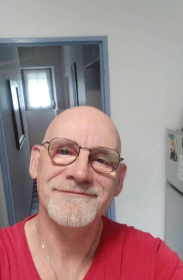 Any ladies looking for a sugar Daddy to spoil her with,Sex,Money and Love while you also make me Happy As your Sugar Daddy