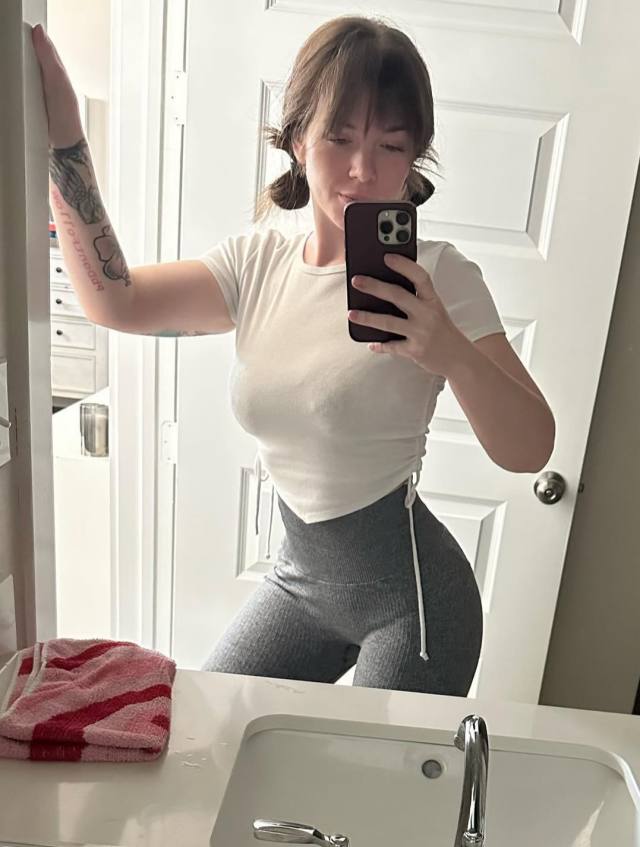 SEXY SINGLE MOM AVAILABLE FOR MEET AND FUCK AS LONG AS YOU KNOW HOW TO USE YOUR DIVK🍆🍑💦