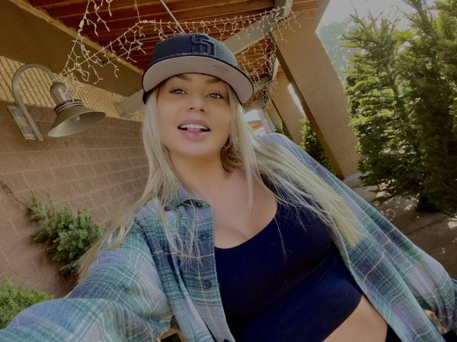 Elegant, Genuine, and Thoughtful Woman Seeking a Meaningful and Lasting Connection Built on Trust and Mutual Respect