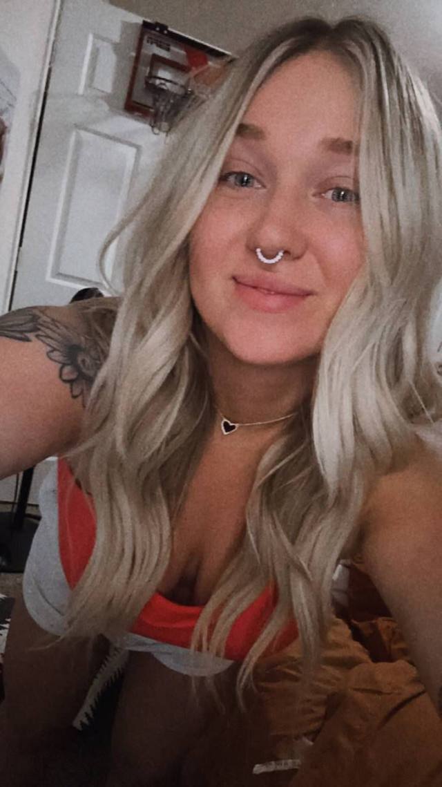 I'm available for hook up incall and outcall