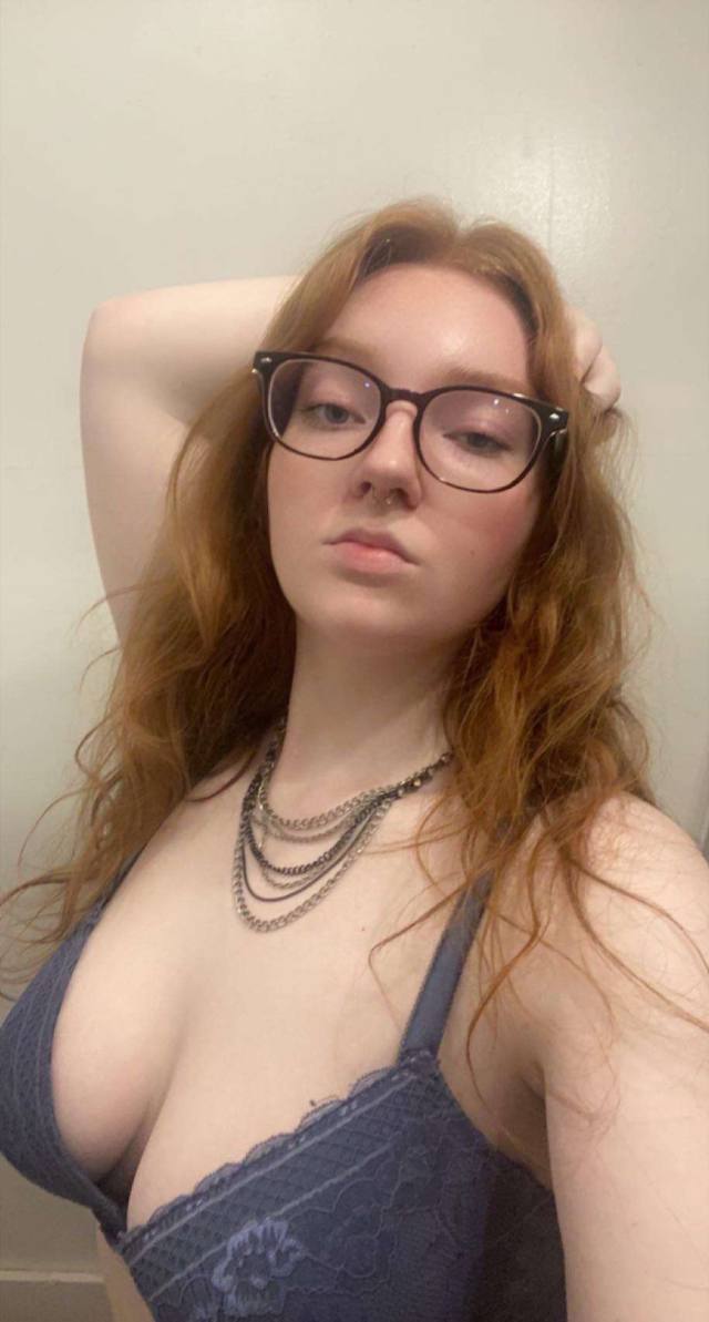 Verified Female escort available for all services. iMessages and WhatsApp only for faster response
